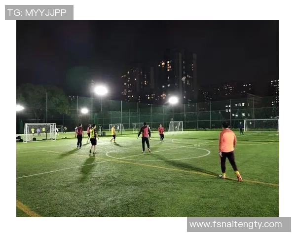 夜店狂欢足球明星身份曝光引热议 深夜聚会成为球场外焦点