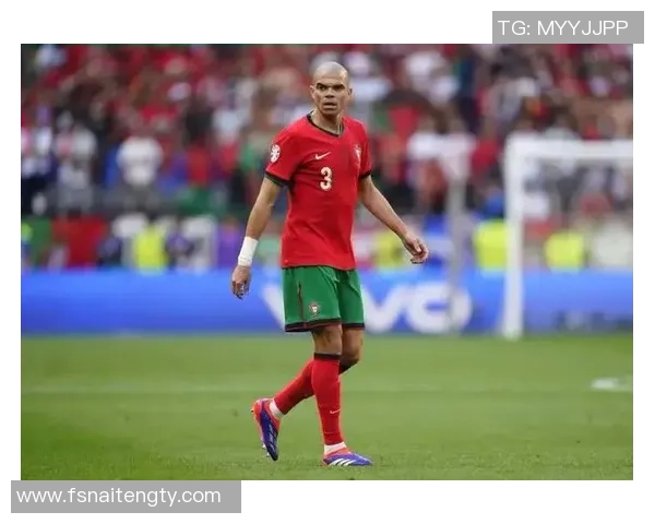 早早退役的足球巨星是谁为何选择提前告别绿茵场