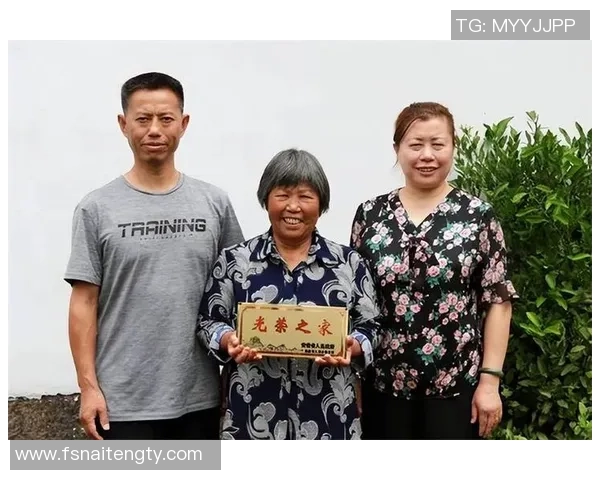 球星后代继承父业 足球宝宝展现天赋与潜力 球星后代继承父业 足球宝宝展现天赋与潜力