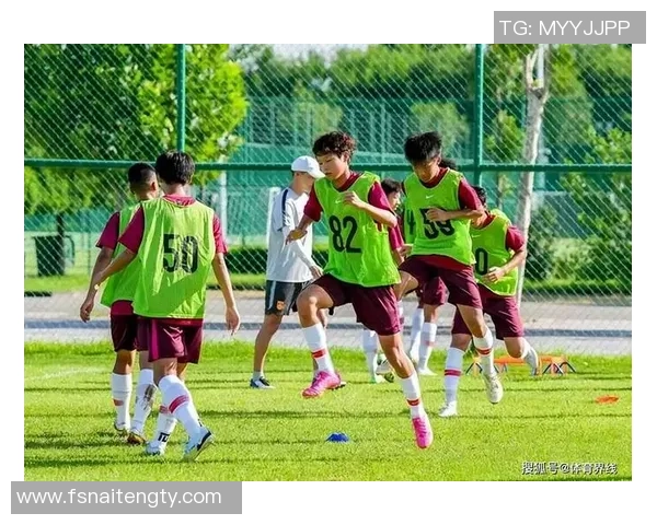 跟随世界顶级球星学习足球技艺全面提升青少年实战水平